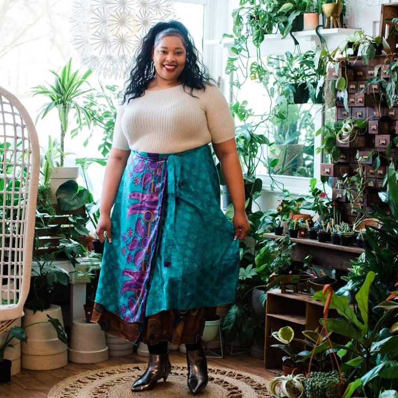 Rok Lilit Batik dengan Nuansa Cerah