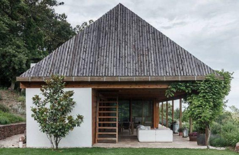 Atap Miring Ganda (Hip Roof)