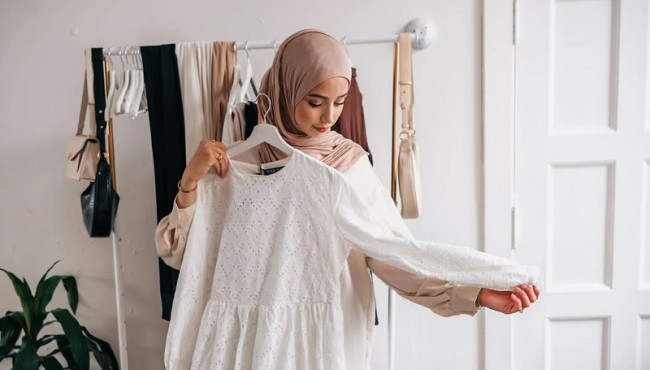 9 Model Baju Lebaran 2025 untuk Remaja Wanita Beserta Aksesorinya